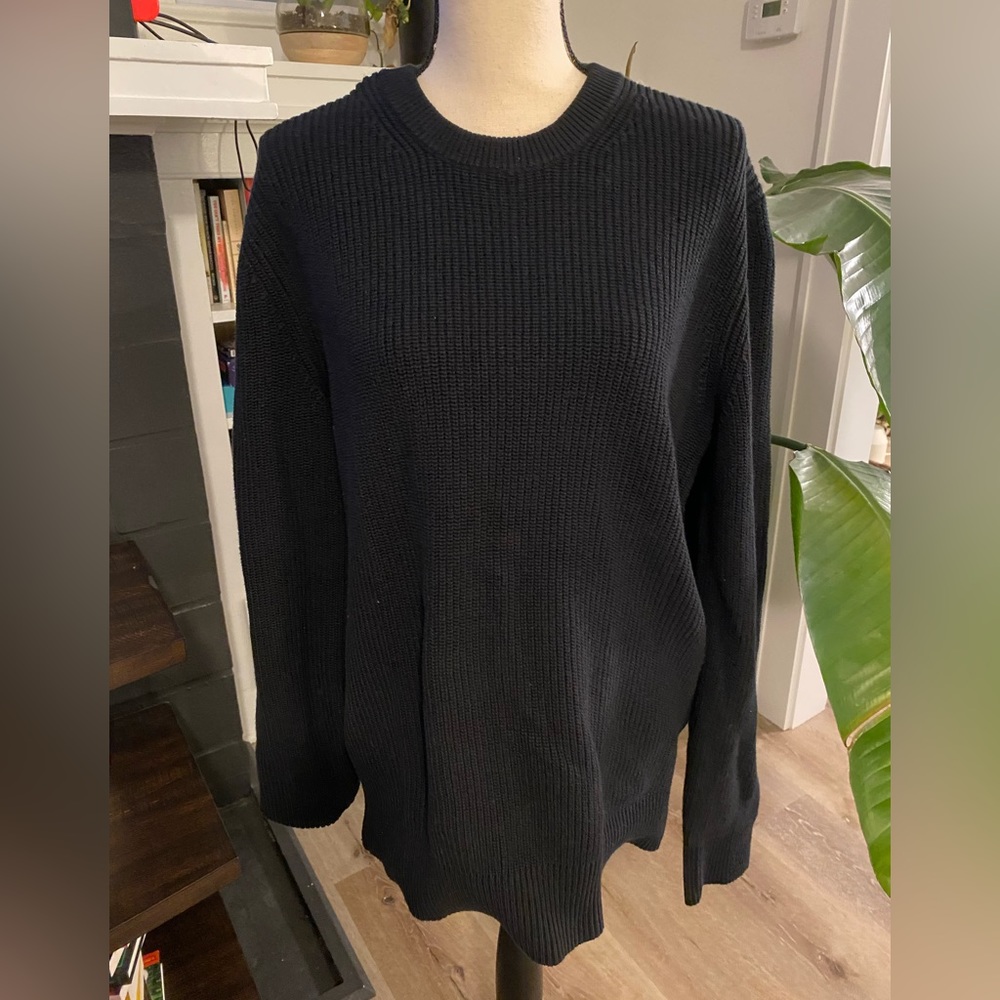 NWT GAP MENS BLACK SWEATER